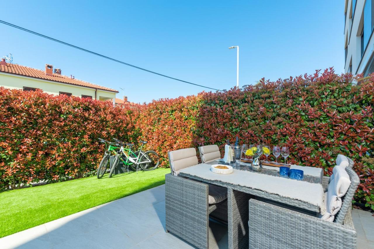 Luxury New Apartment With Private Garden Near The Beach! Poreč Exterior foto