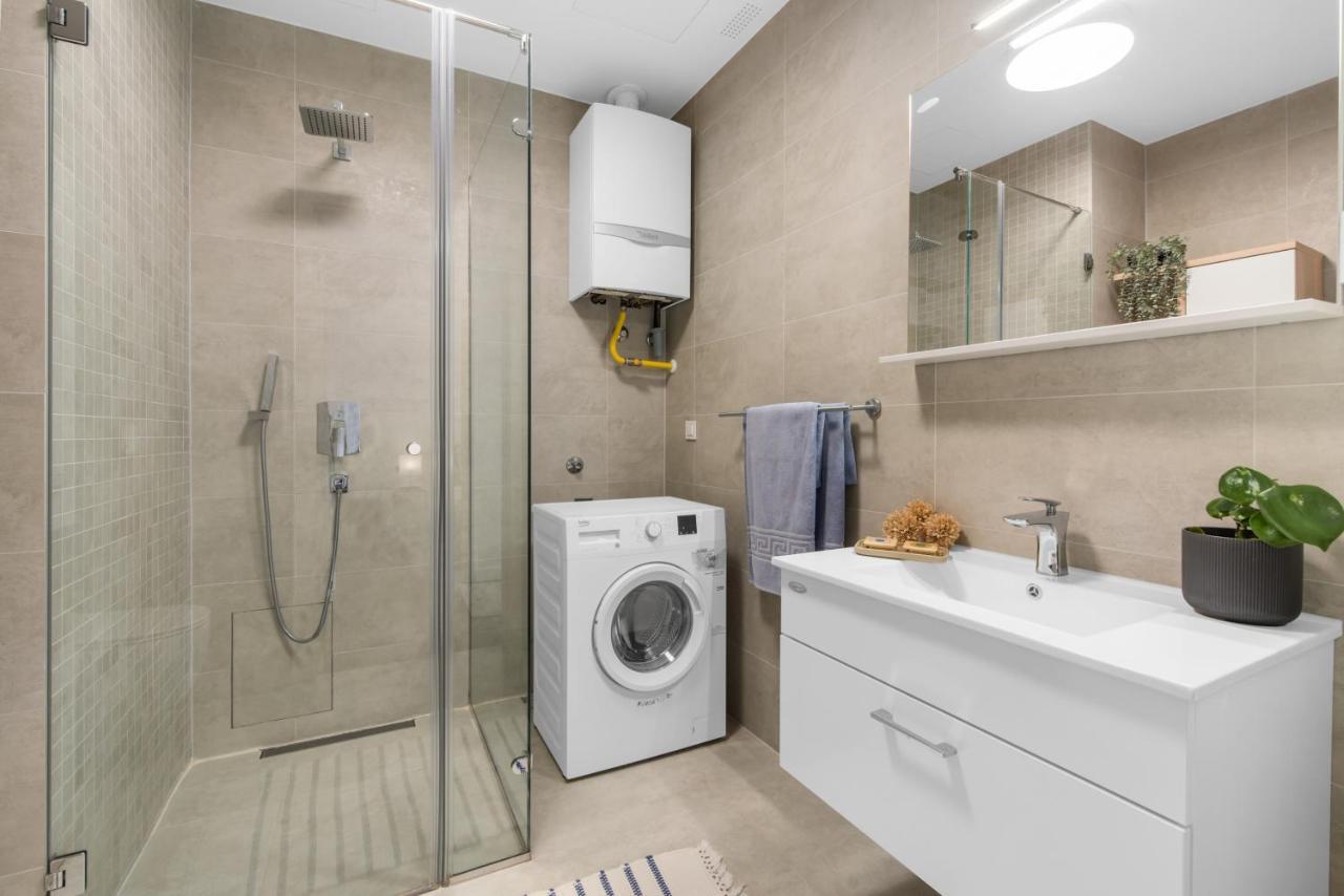 Luxury New Apartment With Private Garden Near The Beach! Poreč Exterior foto